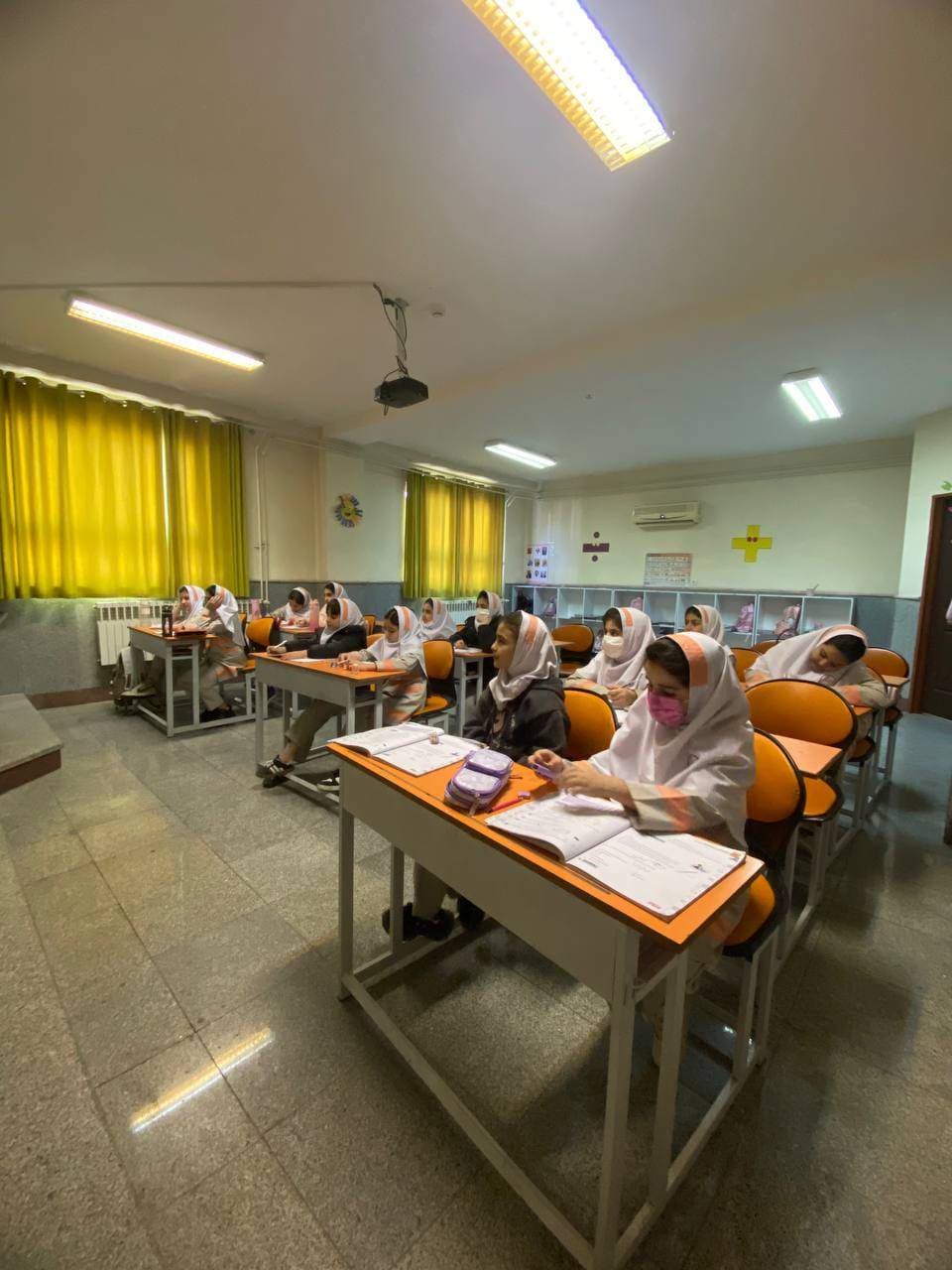 دبستان تمام هوشمند گنجينه خرد (شعبه VIP)